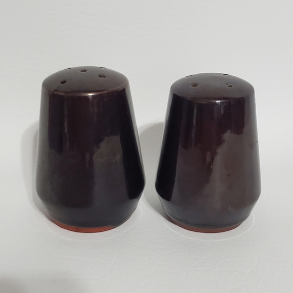 Redware Pottery Salt Pepper Set Rooster Design - Picture 3 of 6